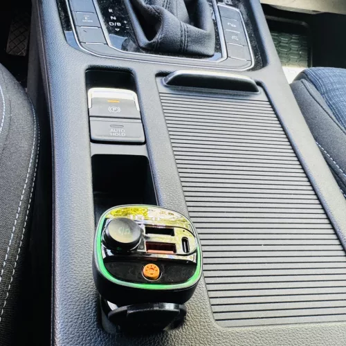 Devia C4S Bluetooth FM Transmitter és 30W PD autós gyorstöltő fekete színben