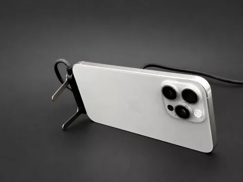 MAQO FlexStand – 240W USB-C gyorstöltő és adatkábel beépített kitámasztóval