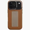 Uniq Heldro Pro Apple iPhone 17 Pro / 18 Pro mágneses tok tartóval, kameravédő kerettel, MagSafe, barna