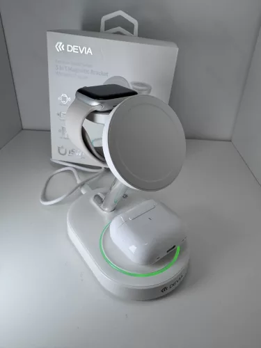 DEVIA 3 az 1-ben mágneses vezeték nélküli töltőállvány – stílusos és praktikus megoldás iPhone, AirPods és Apple Watch töltésére