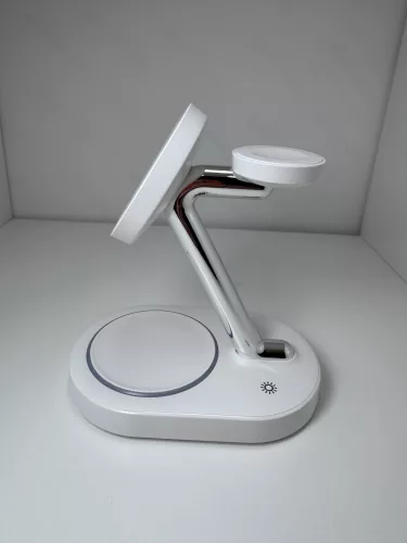 DEVIA 3 az 1-ben mágneses vezeték nélküli töltőállvány – stílusos és praktikus megoldás iPhone, AirPods és Apple Watch töltésére
