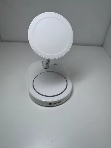 DEVIA 3 az 1-ben mágneses vezeték nélküli töltőállvány – stílusos és praktikus megoldás iPhone, AirPods és Apple Watch töltésére