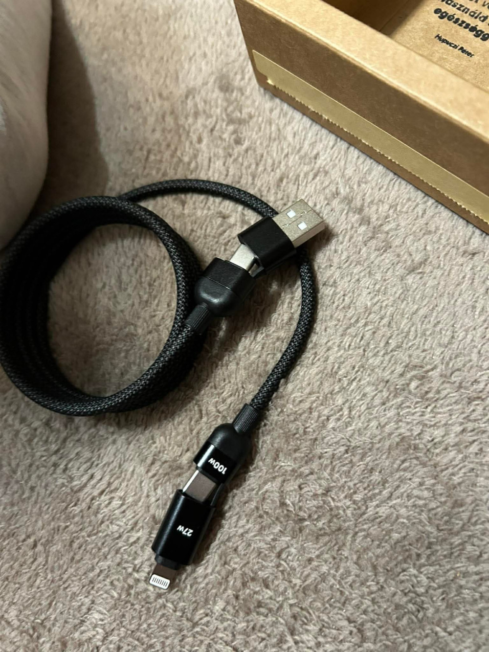     MAQO MagnetX Pro™ – 4in1 univerzális töltő és adat kábel 100W - 1m, Fekete